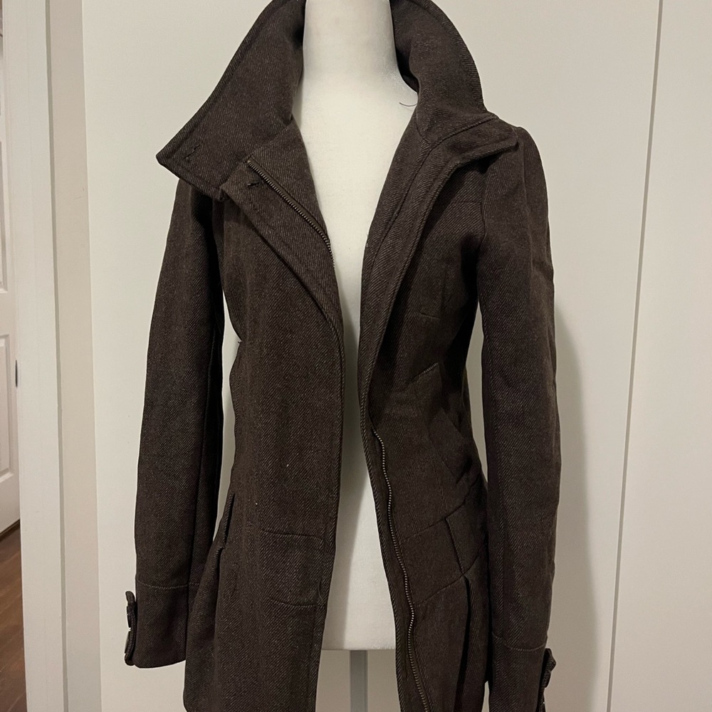 BROWN PEACOAT - GREAT CONDITION - VINTAGE FASHIONABLE FALL COAT TAILORED FIT